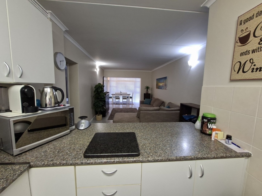 2 Bedroom Property for Sale in Vredekloof East Western Cape